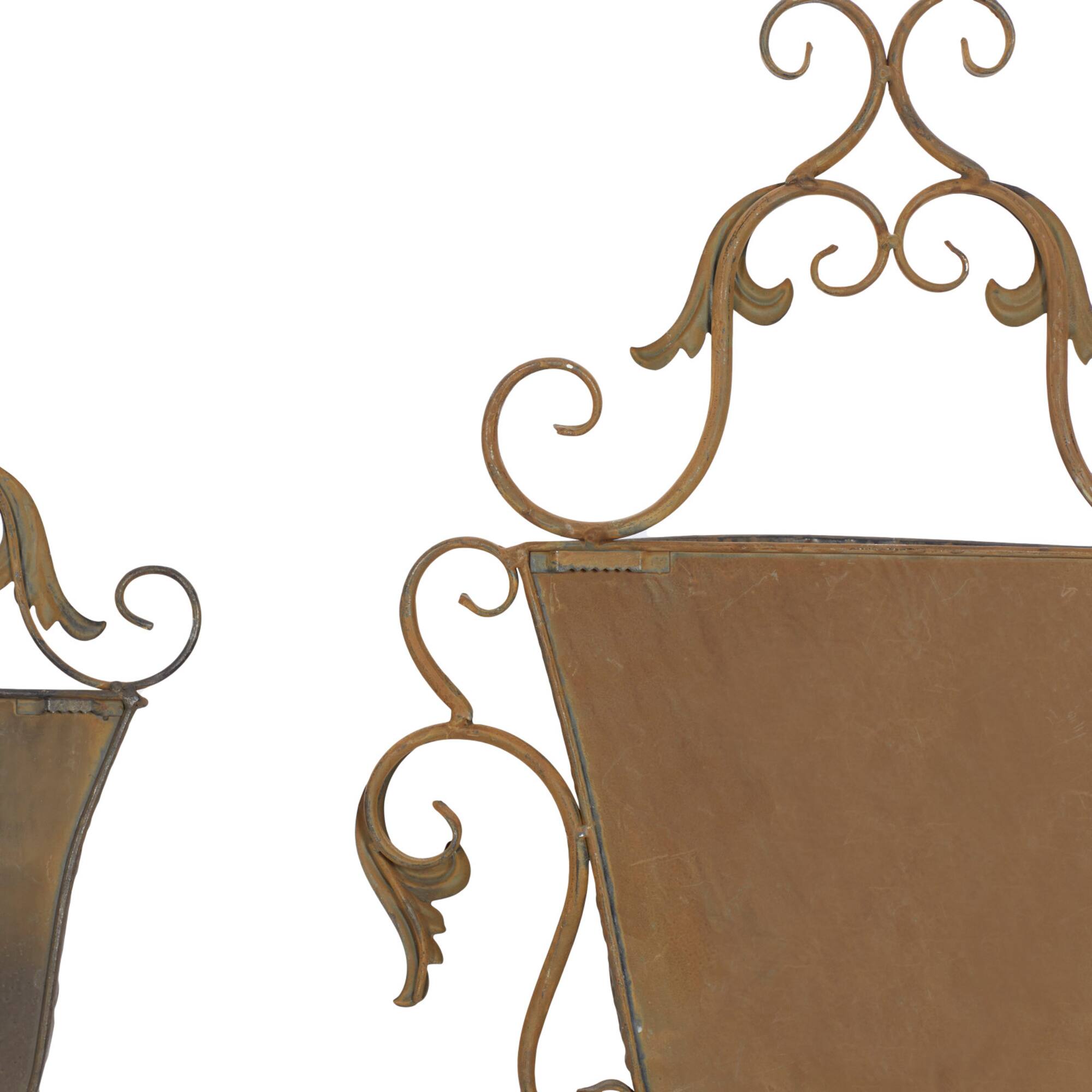 Brown Metal Traditional Planter Set